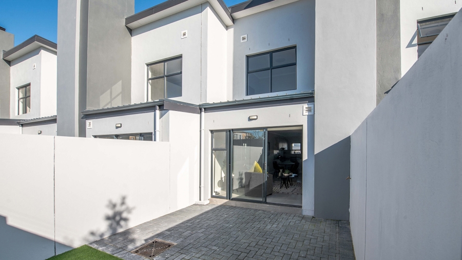 2 Bedroom Property for Sale in Zonnendal Western Cape